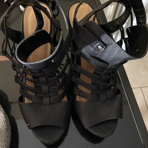Black heels size 8